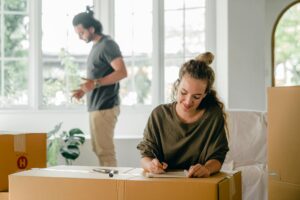 Beginner Tips for Starting Your First Investment Journey - Featured image