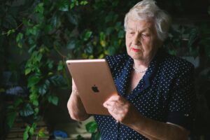 Best Retirement Locations for Social and Community Life - Featured image