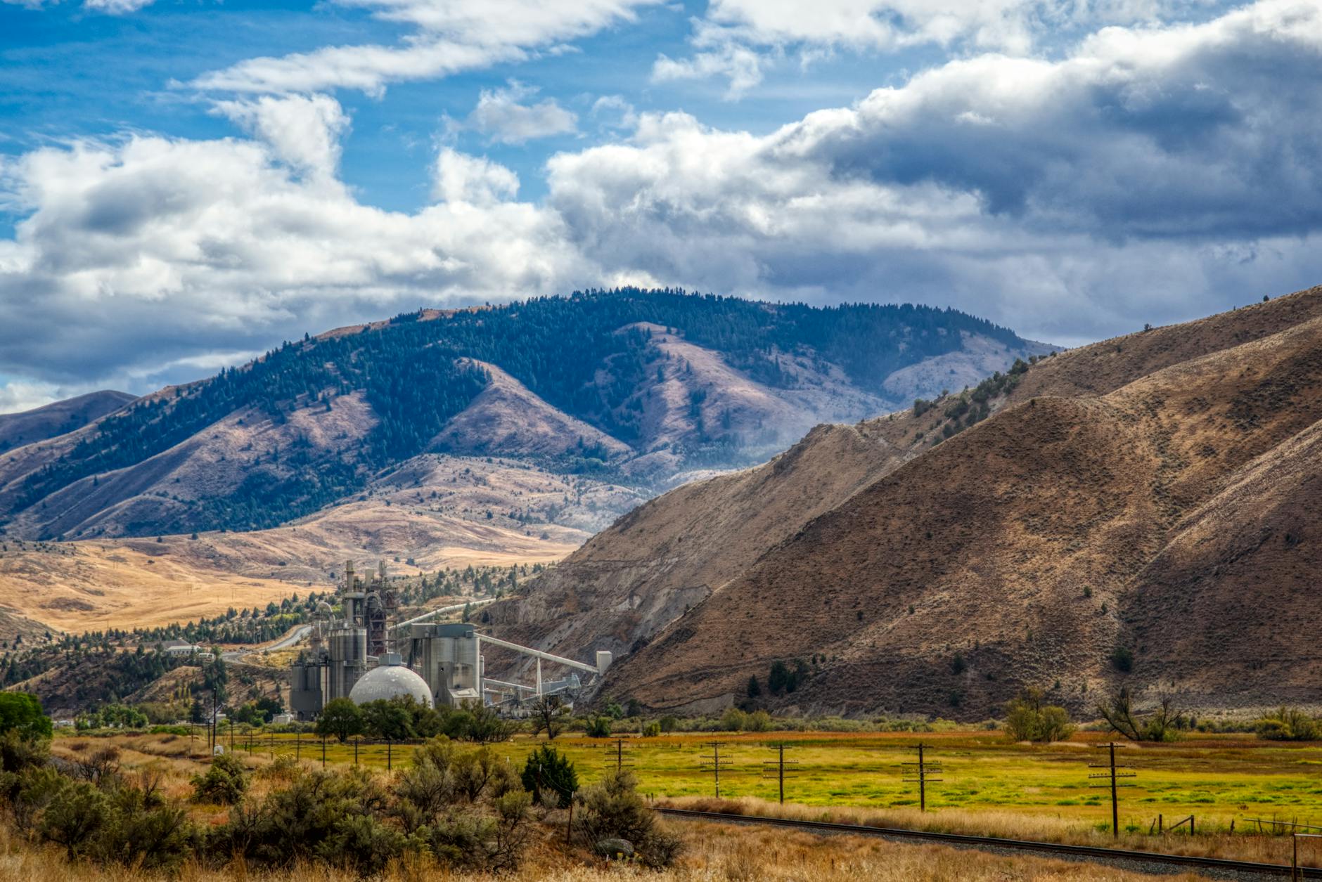 Claiming Early Versus Retiring Early: Two Different Decisions