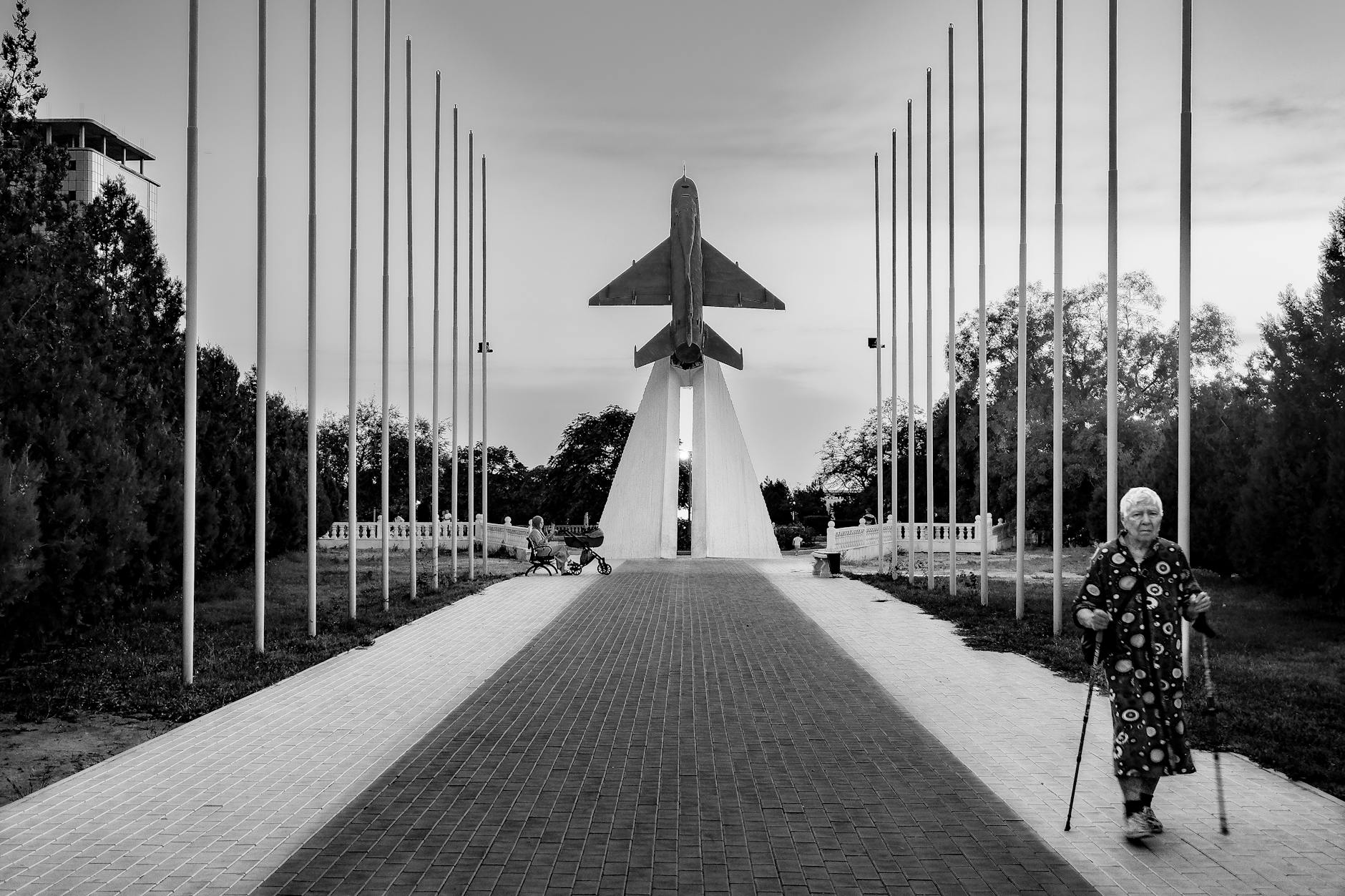 Hidden Challenges of Lakefront Retirement Living