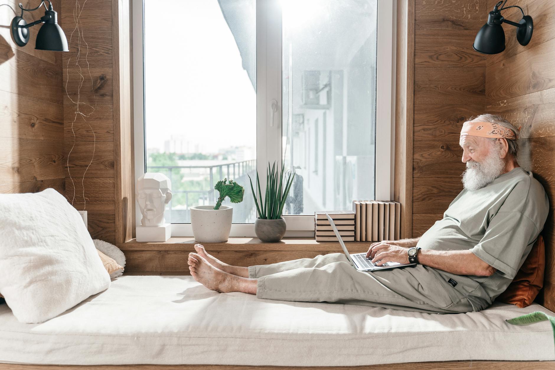 How Continuing to Work After 55 Affects Longevity - Featured image