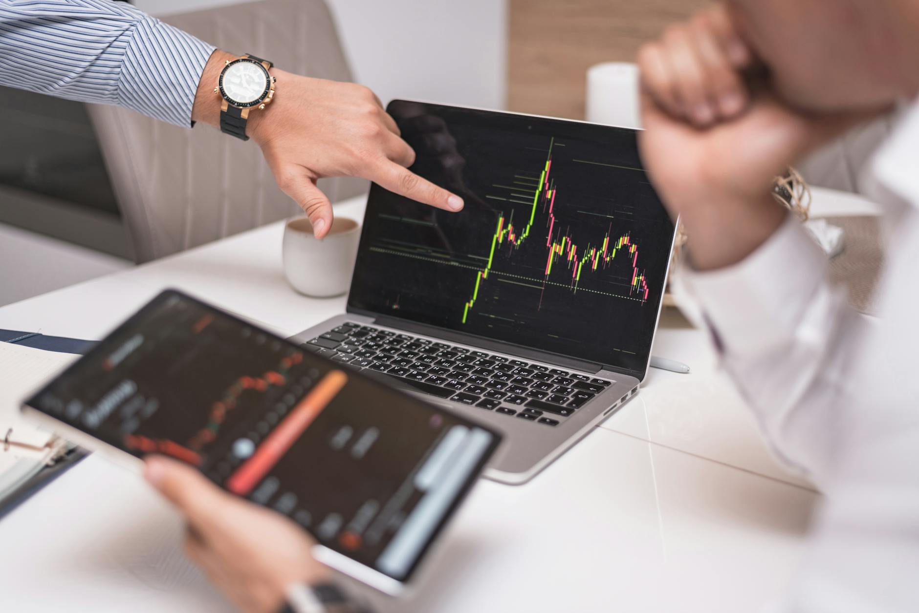 How to Evaluate Potential Investment Opportunities Carefully - Featured image