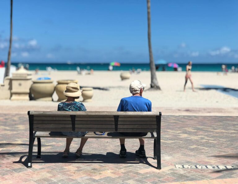 Most Popular Retirement Locations in the United States - Featured image