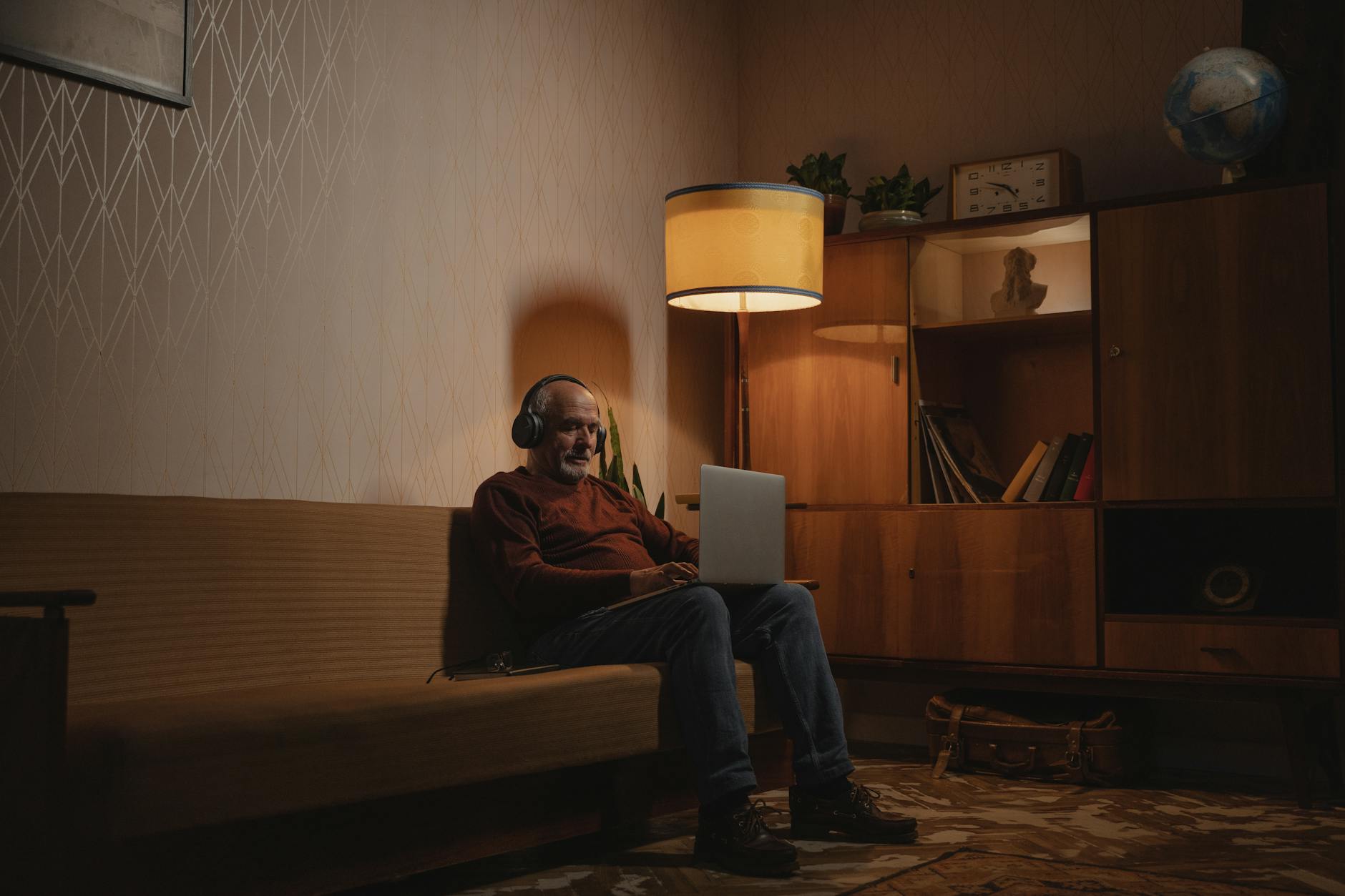 What Retirees Should Know About Pension and 401(k) Distributions - Featured image