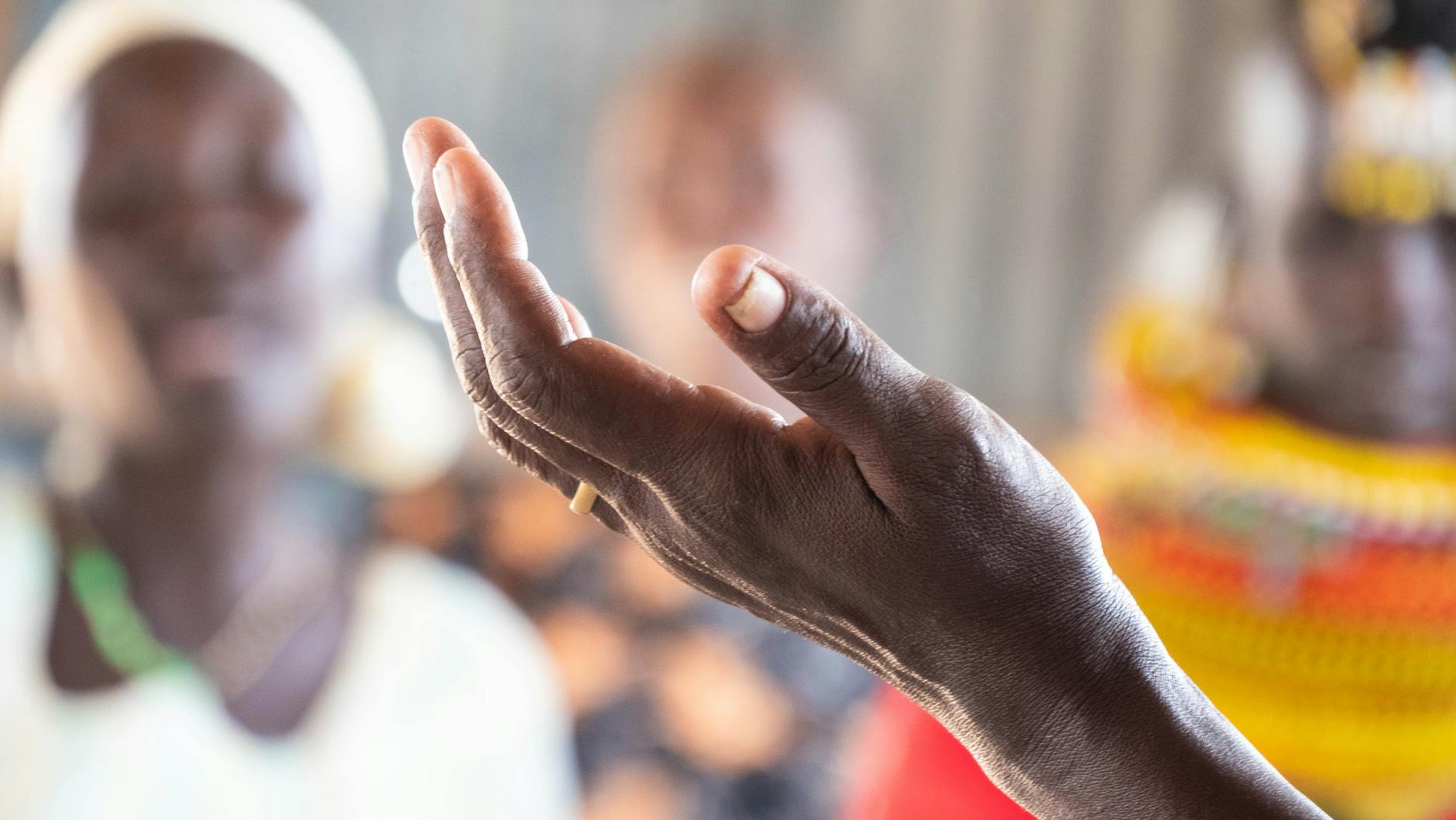 WHO IS ELIGIBLE TO OPEN A ROTH IRA?