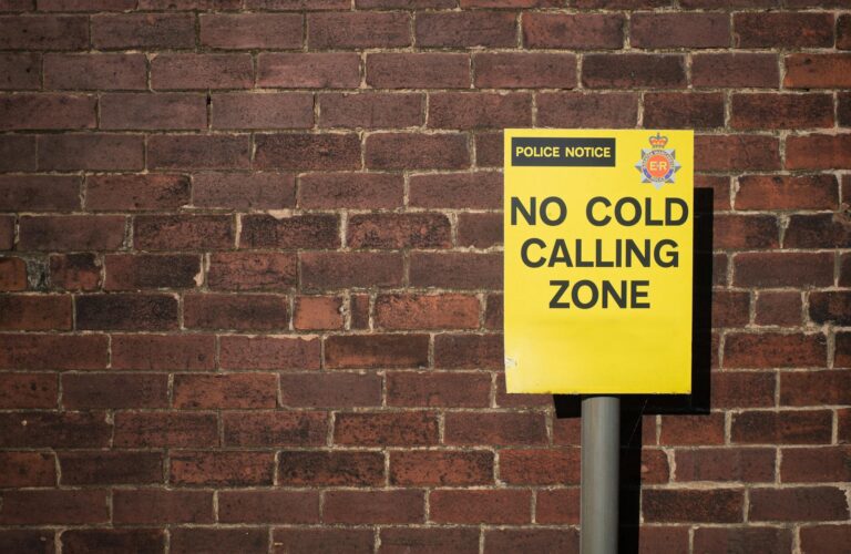Why Experts Are Calling This a "Warning Sign" for Retirement Savings - Featured image