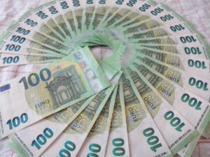 $170,000 — The Average Amount Americans Underestimate Their Retirement Healthcare Costs - Featured image