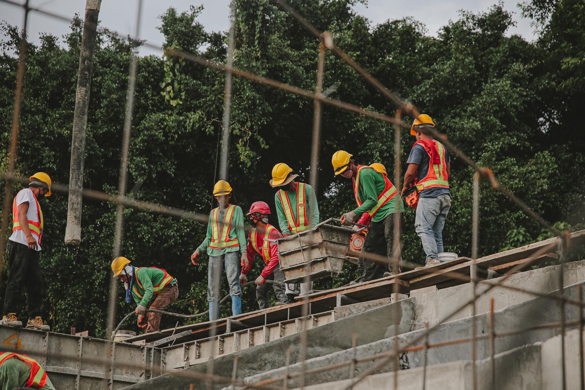 At Least 18% of Workers Over 65 Are Still in the Workforce — the Highest Rate in 50 Years - Featured image