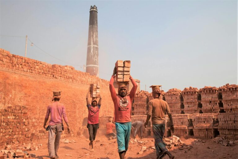 Experienced Workers Are Leaving and It Could Impact Entire Sectors - Featured image