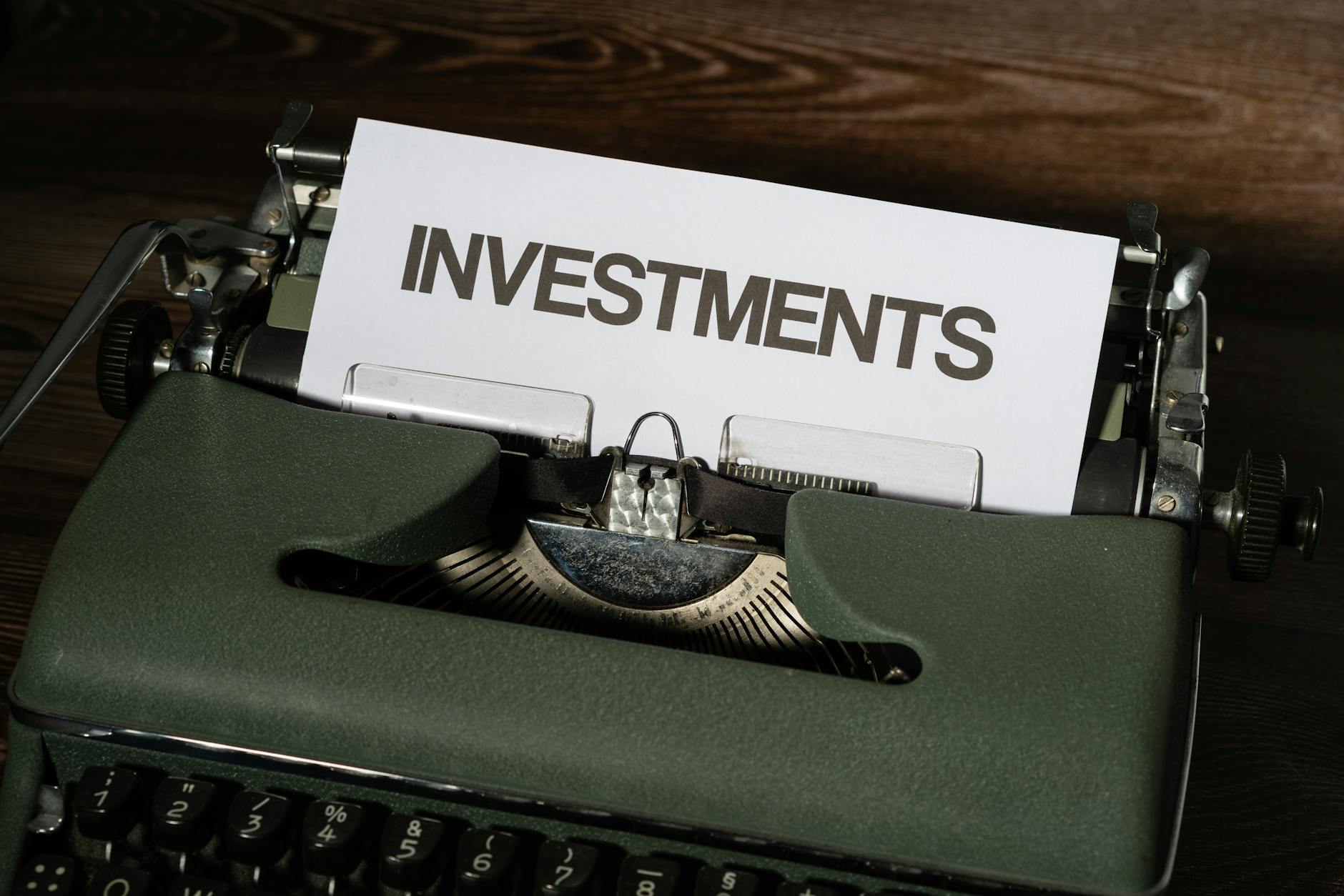 Is It Smart to Keep Investing After You Retire - Featured image