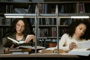 New Study Found That Women Outlive Men by 5.1 Years on Average, Costing $182,000 More in Retirement - Featured image