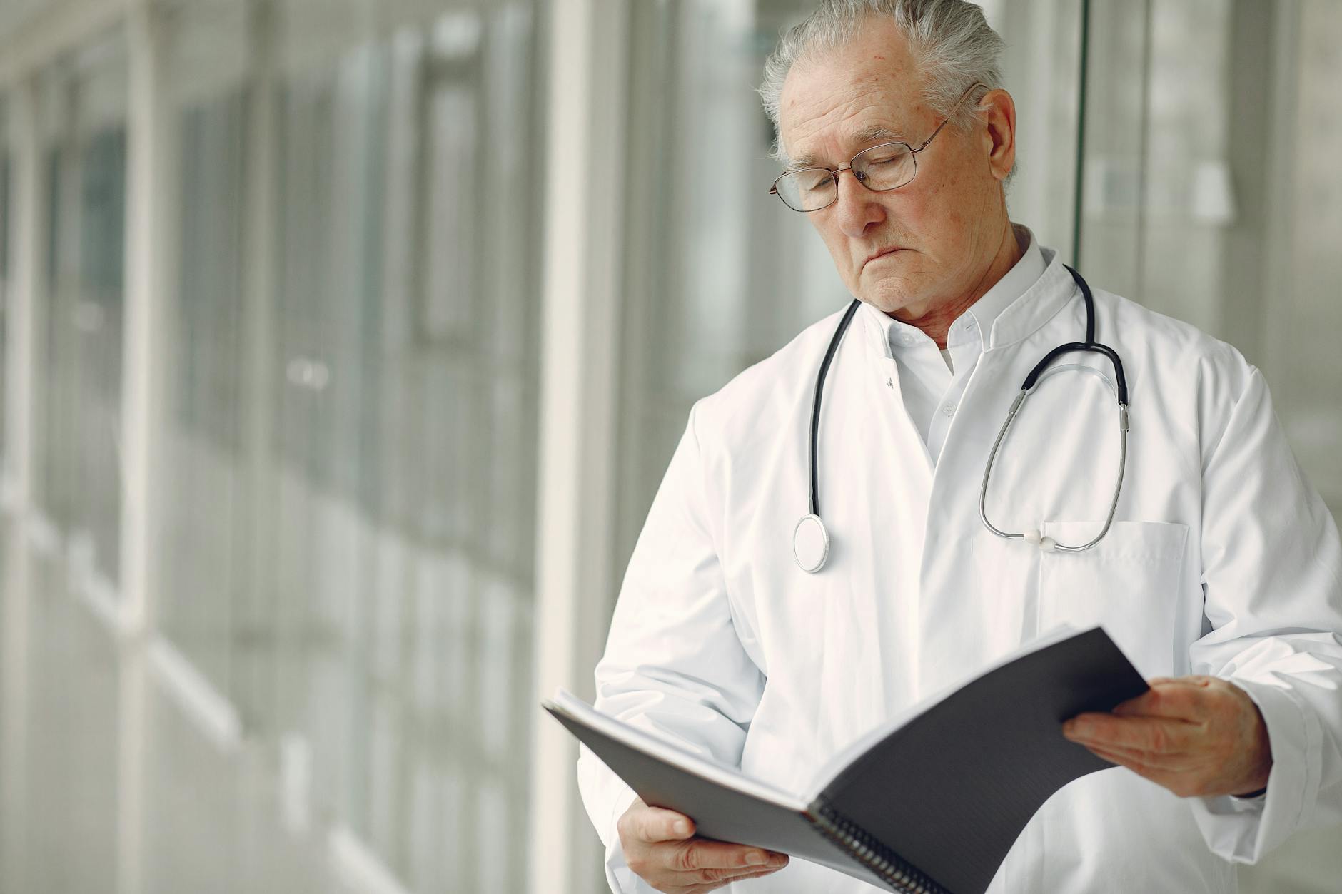 The Choice Between Original Medicare and Medicare Advantage Plans