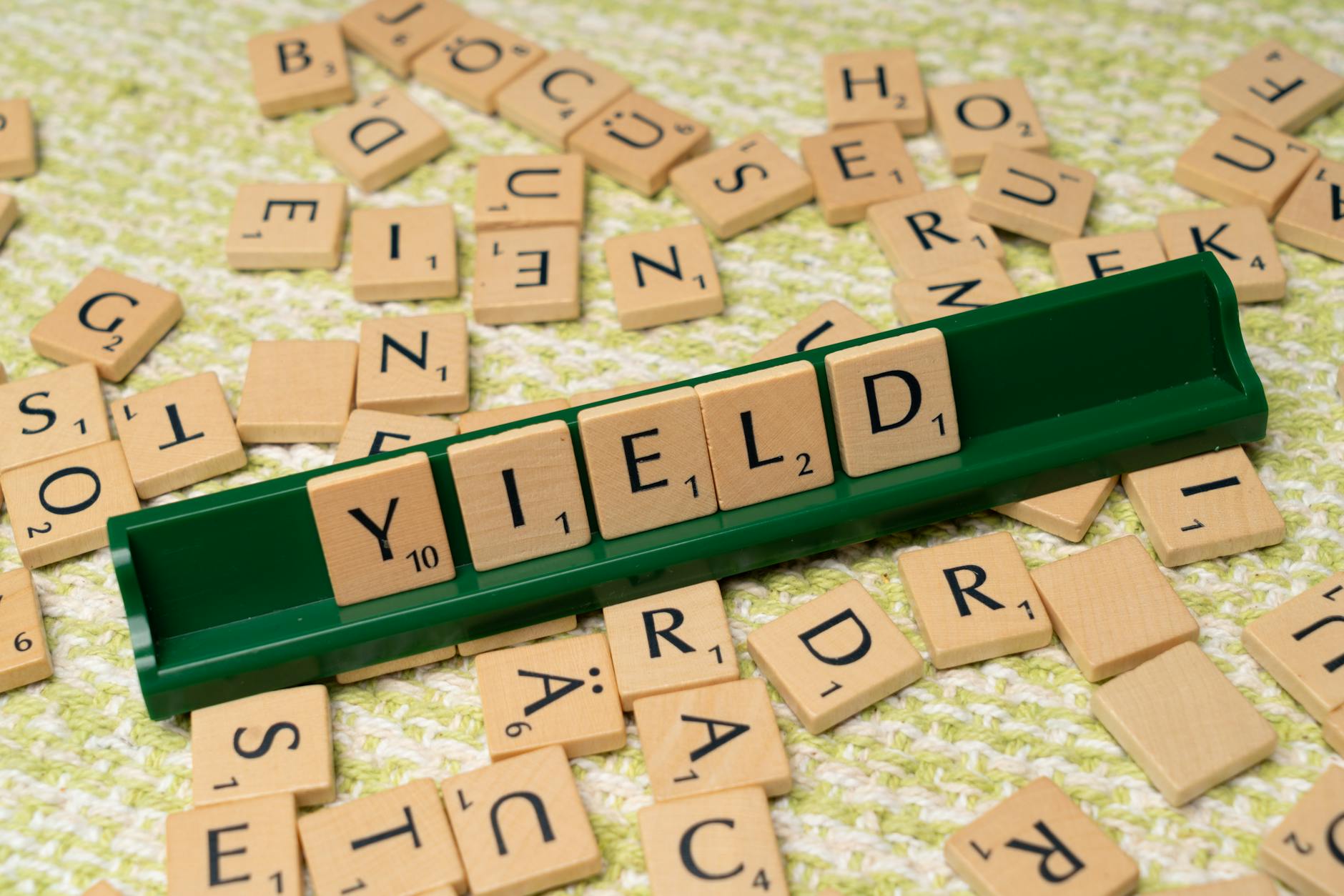 Why Are Dividend Stocks Becoming Competitive Choices for Retirement Planning?