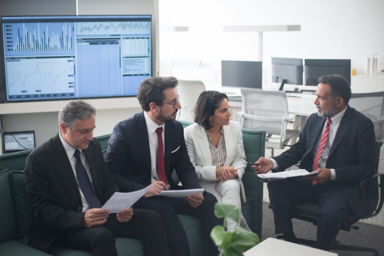 How Financial Advisors Get Paid - Featured image