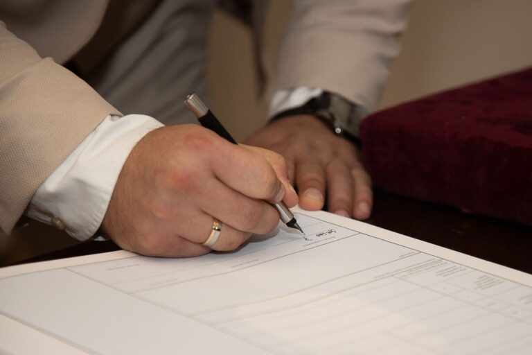 How to Apply for Spousal Benefits - Featured image