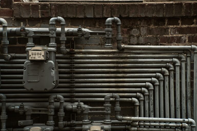 Underground Gas Rupture Triggers Mass Evacuation Alert in Residential Zone - Featured image