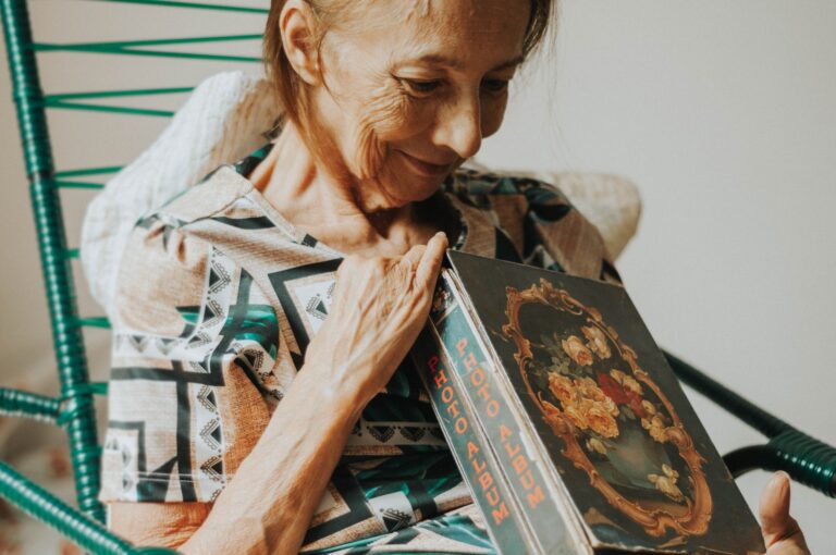 Collecting Alimony From Wealthy Ex While On Social Security Retirement Benefits - Featured image