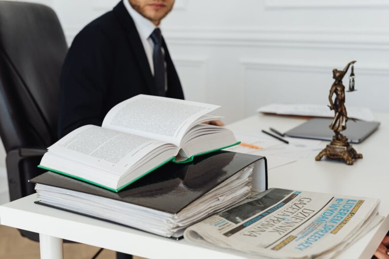 Elder Law Attorney vs Financial Advisor - Featured image