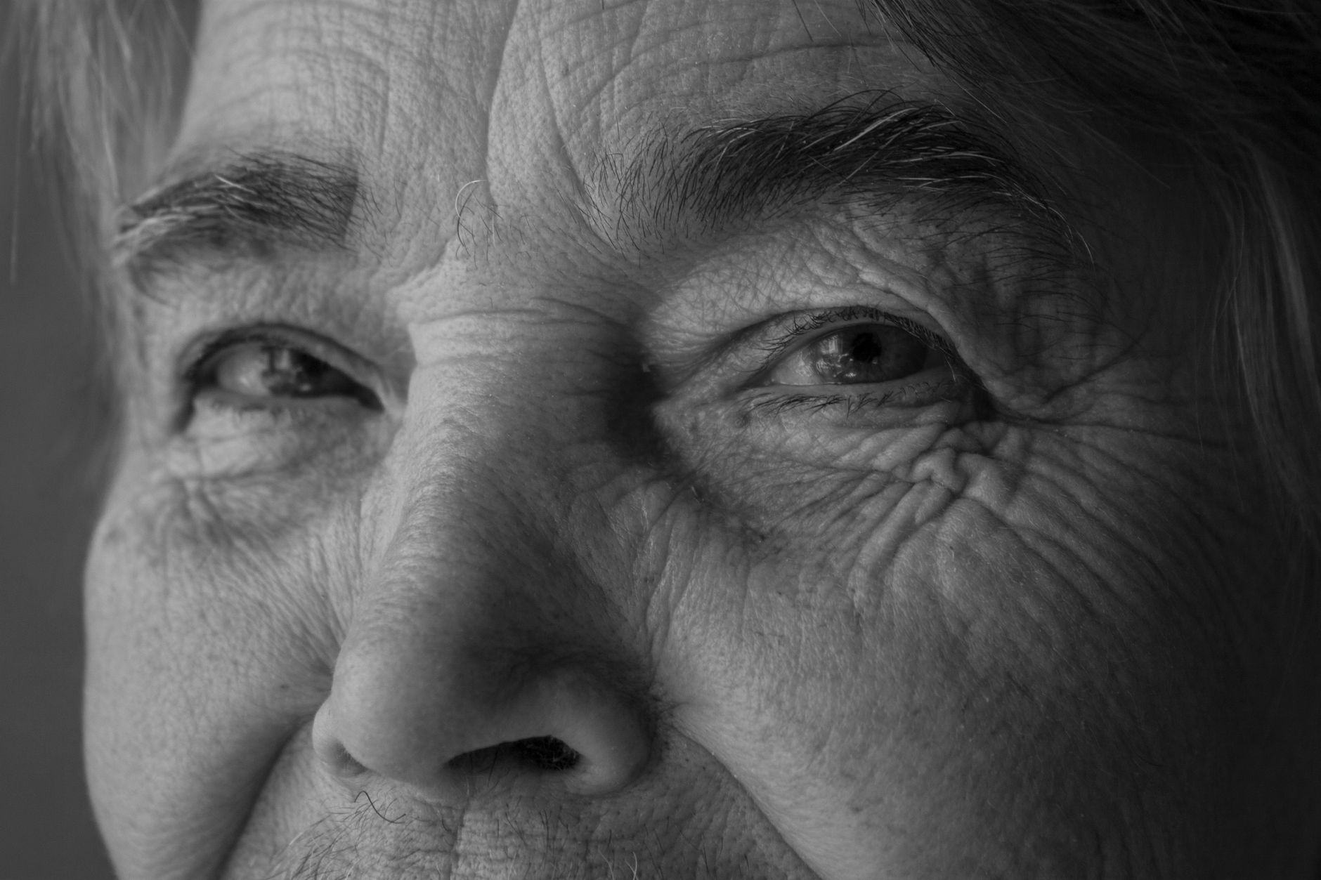 How Do Age-Based Distribution Rules Affect Younger Workers?