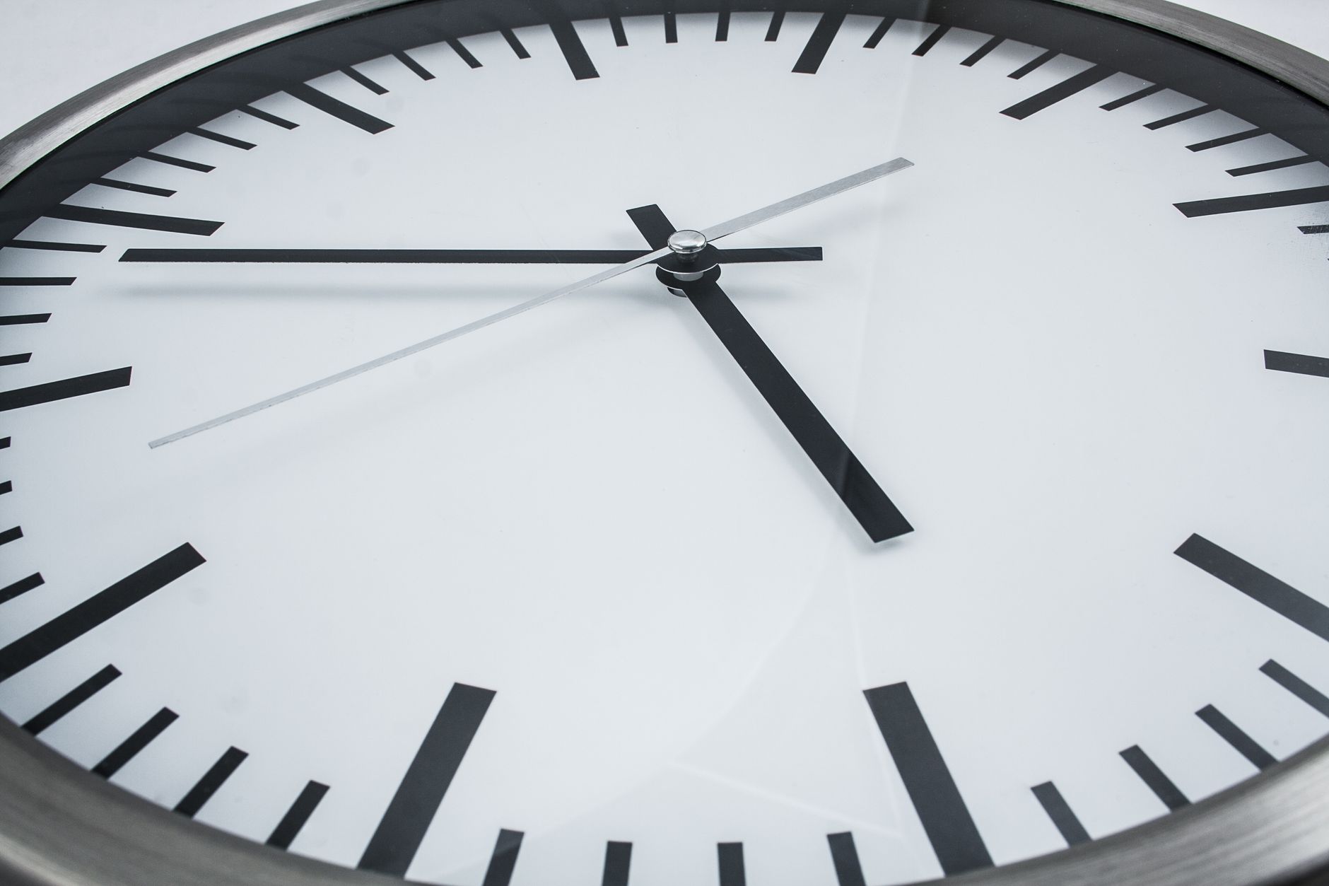 How Does the Time-Based Bucket Approach Work in Practice?