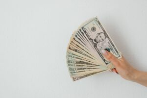 How the Rich Pass on Wealth - Featured image