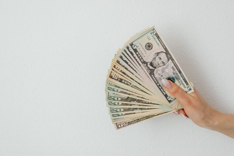 How the Rich Pass on Wealth - Featured image
