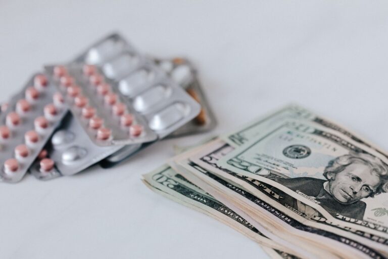 How to Plan for Medical Expenses - Featured image