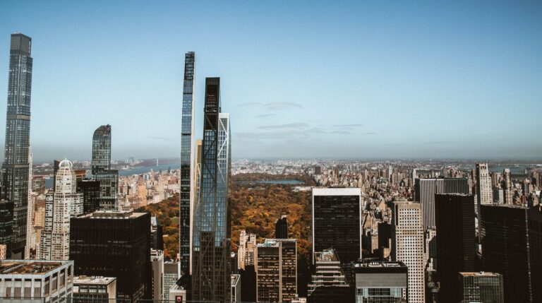 Retirement in New York Pros and Cons - Featured image