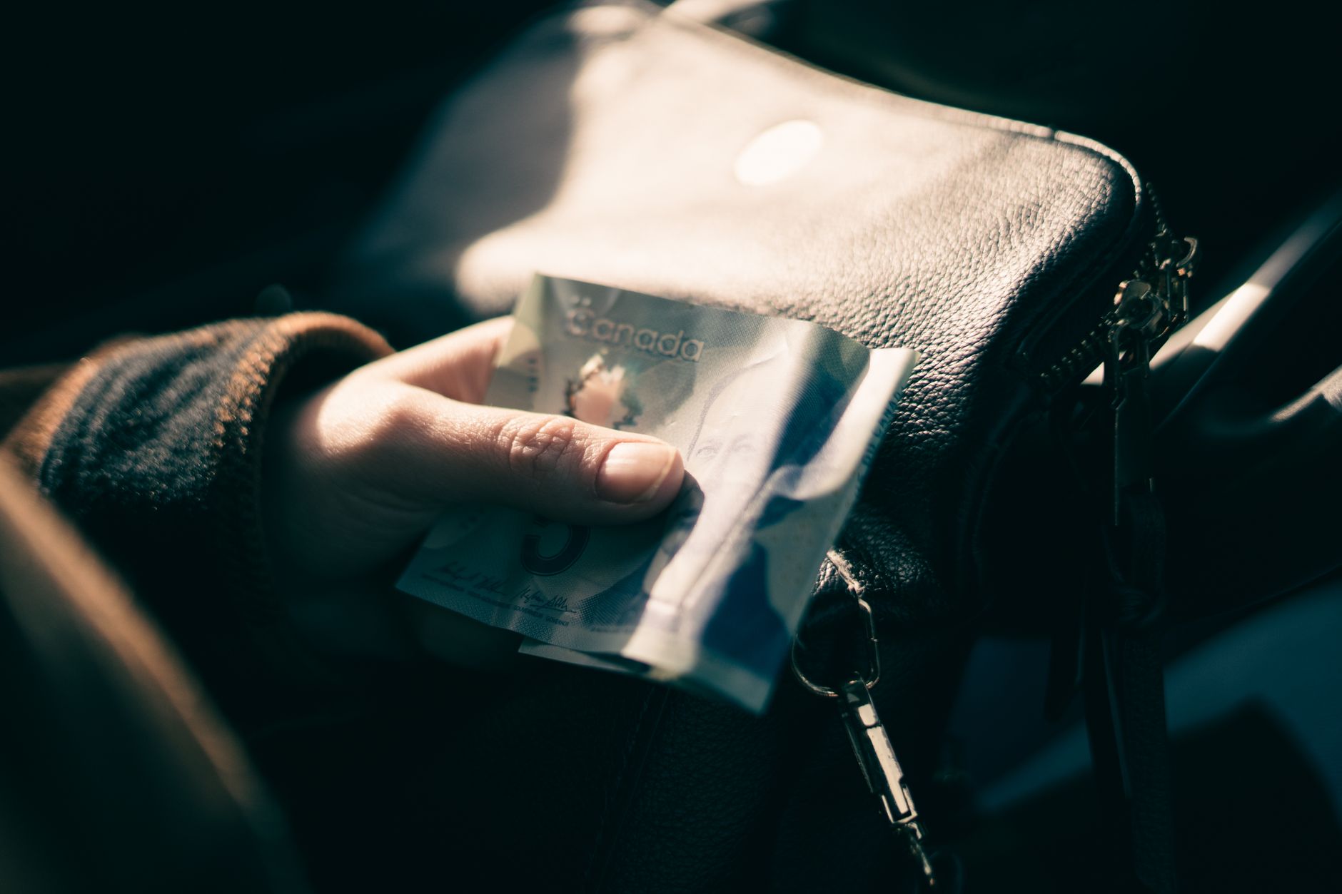 Should You Buy an Annuity or Keep Control of Your Money?