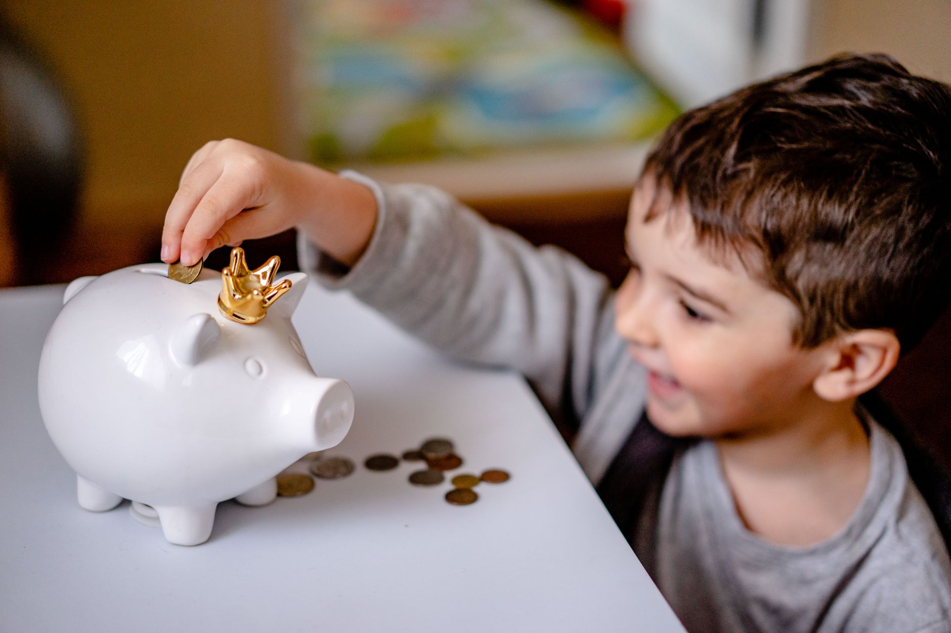 What to Tell Your Kids About Money - Featured image