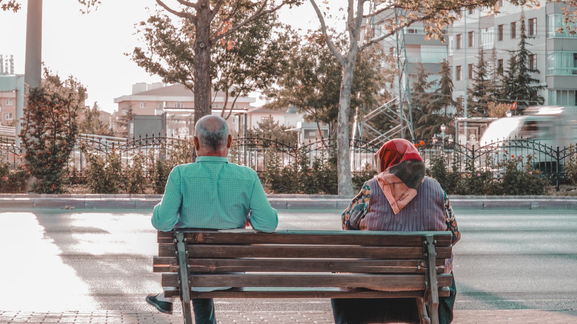 Social Security Age 62 for Couples: Survivor Benefits and Shared Decisions - Featured image